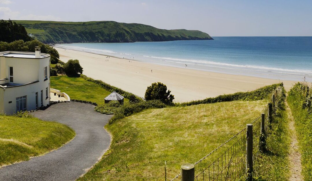 5 Reasons Why You Should Book Your Holiday Home in Cornwall