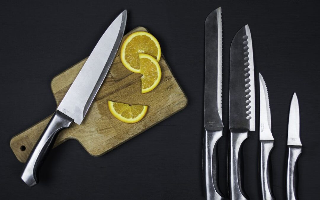 A Comprehensive Guide to Serrated Knives and How to Use Them Properly